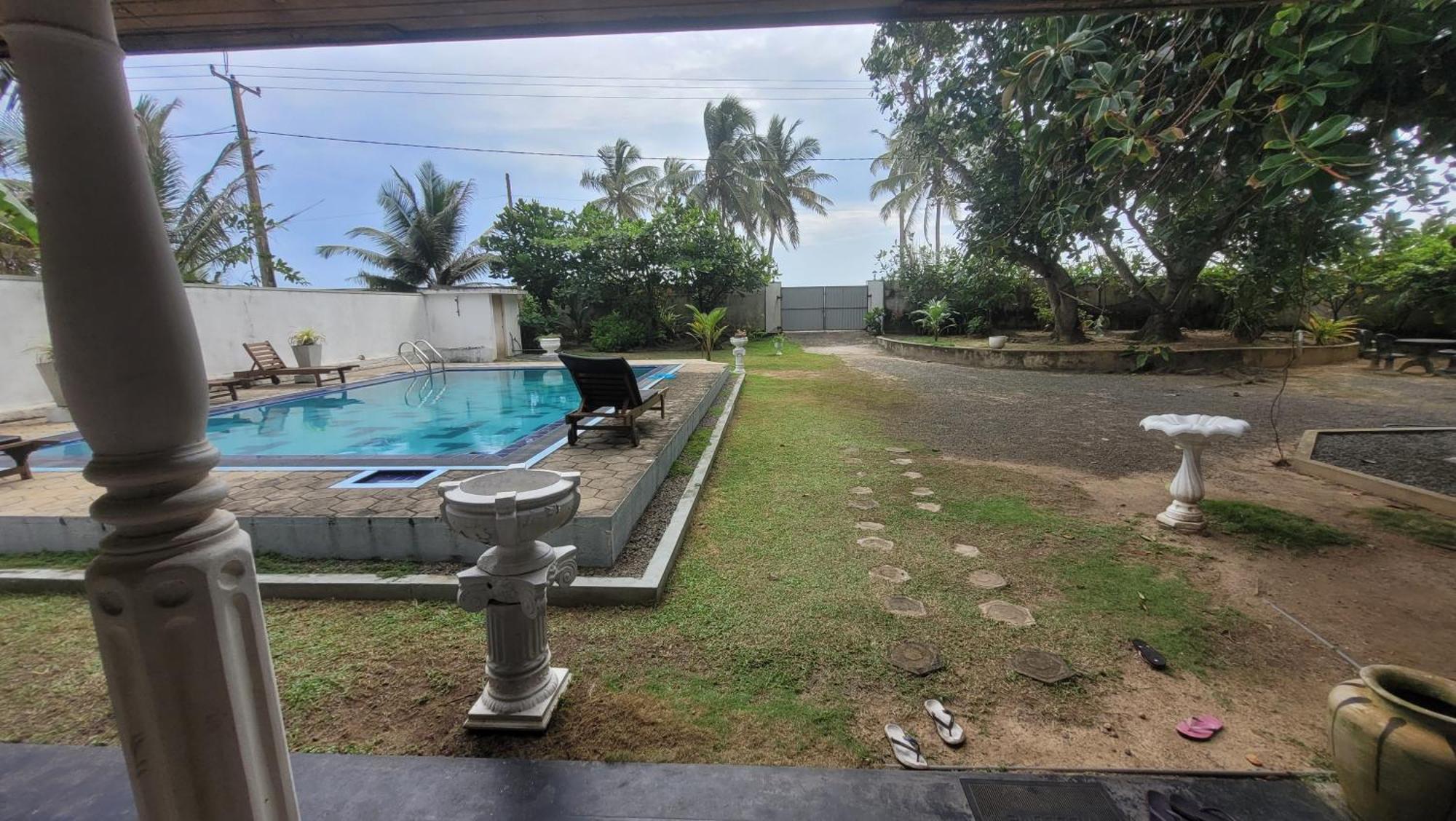 Villa Sea Sprays Hikkaduwa Exterior photo