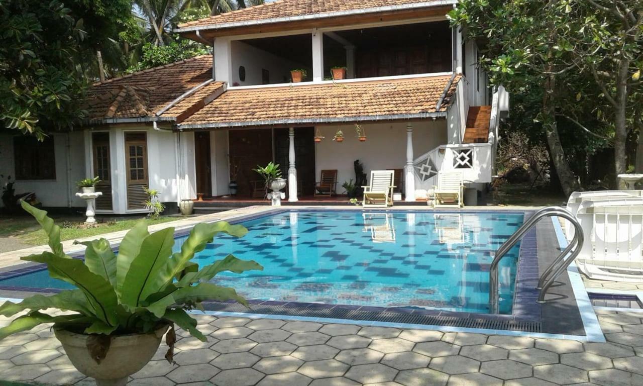 Villa Sea Sprays Hikkaduwa Exterior photo