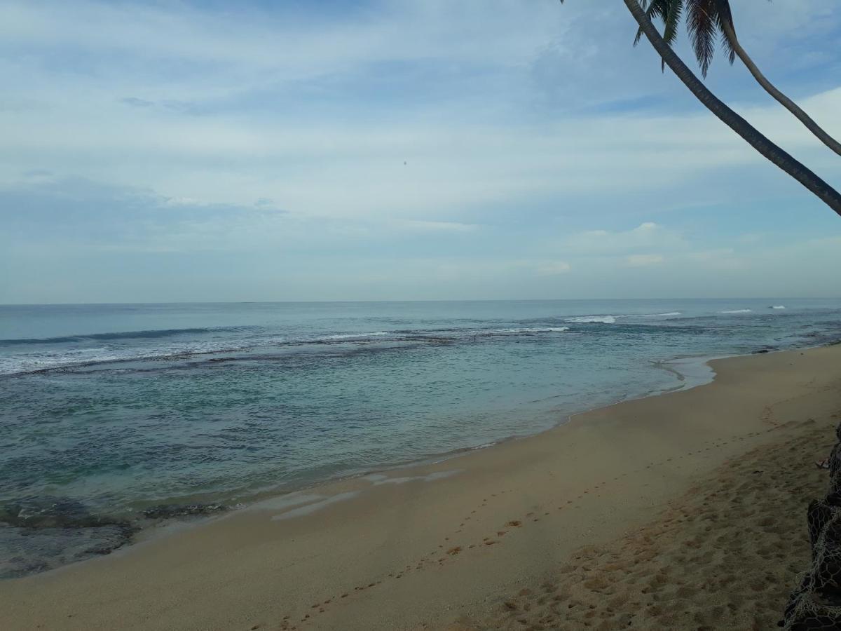 Villa Sea Sprays Hikkaduwa Exterior photo